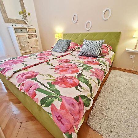 Beach Apartment Ivana Omiš Kültér fotó