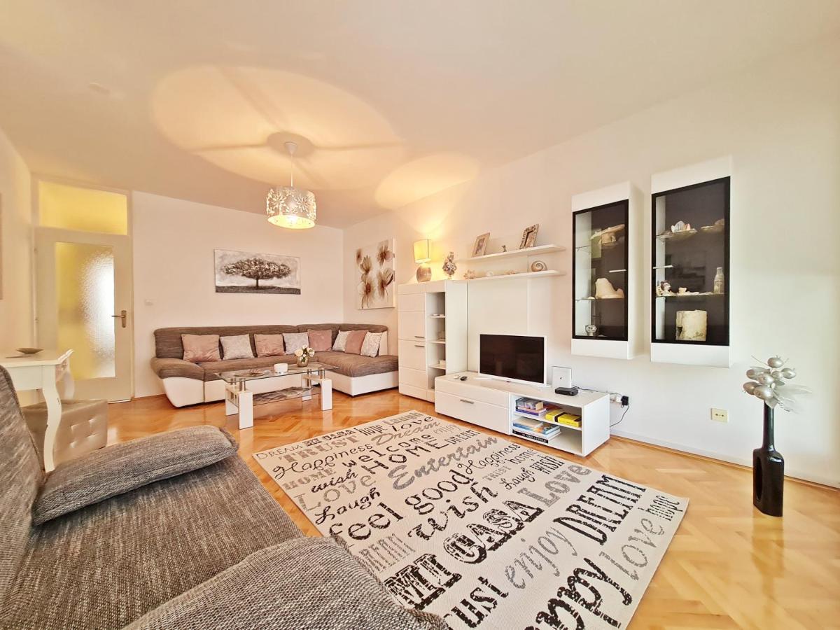 Beach Apartment Ivana Omiš Kültér fotó