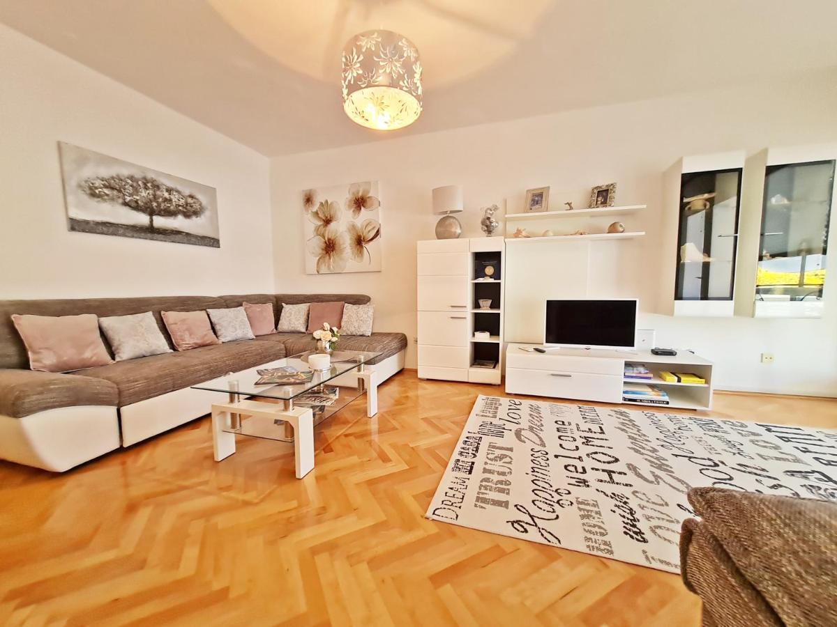Beach Apartment Ivana Omiš Kültér fotó