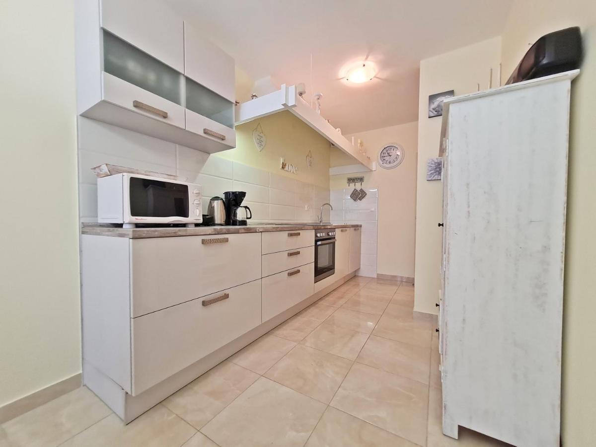 Beach Apartment Ivana Omiš Kültér fotó