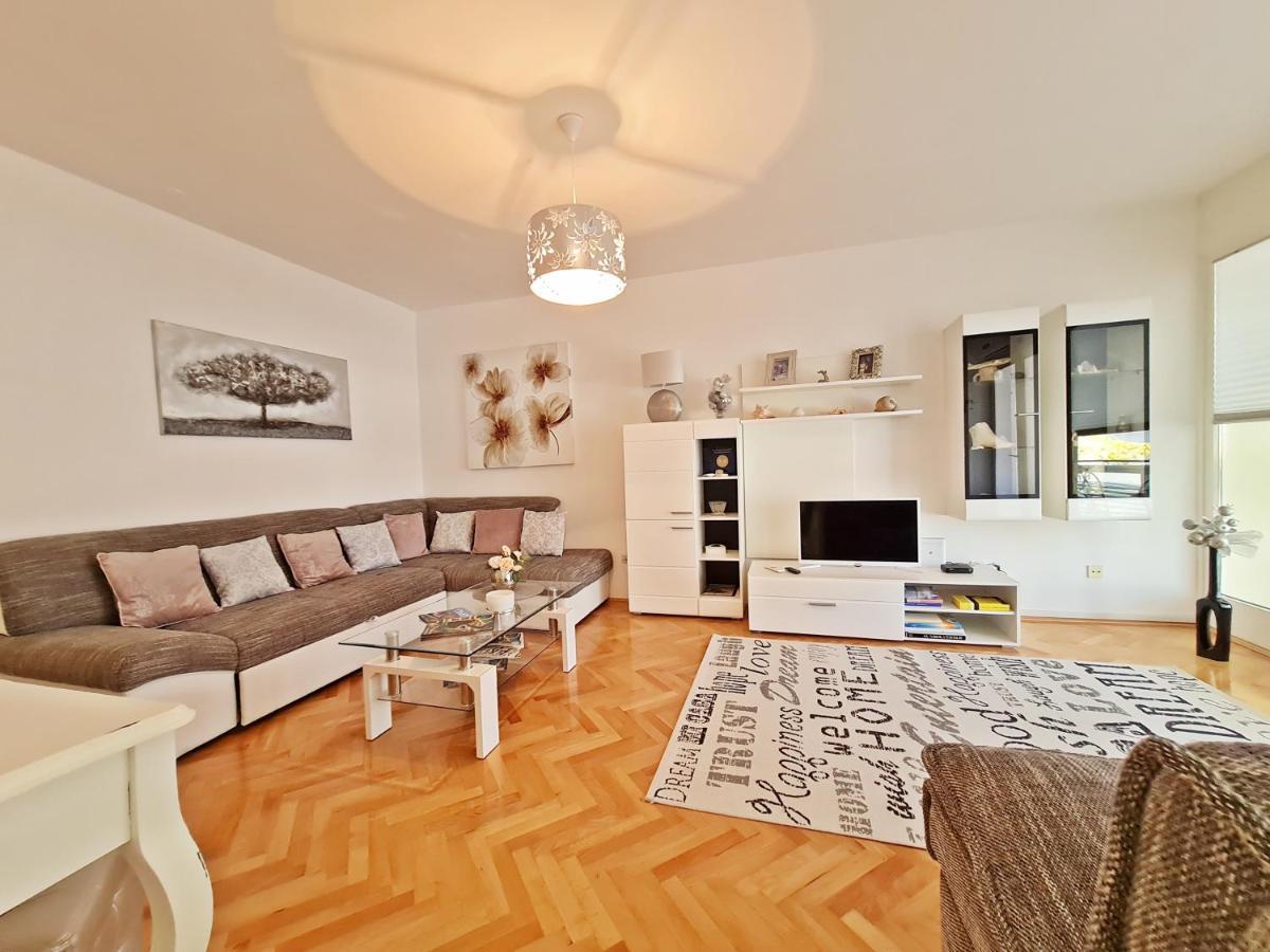 Beach Apartment Ivana Omiš Kültér fotó