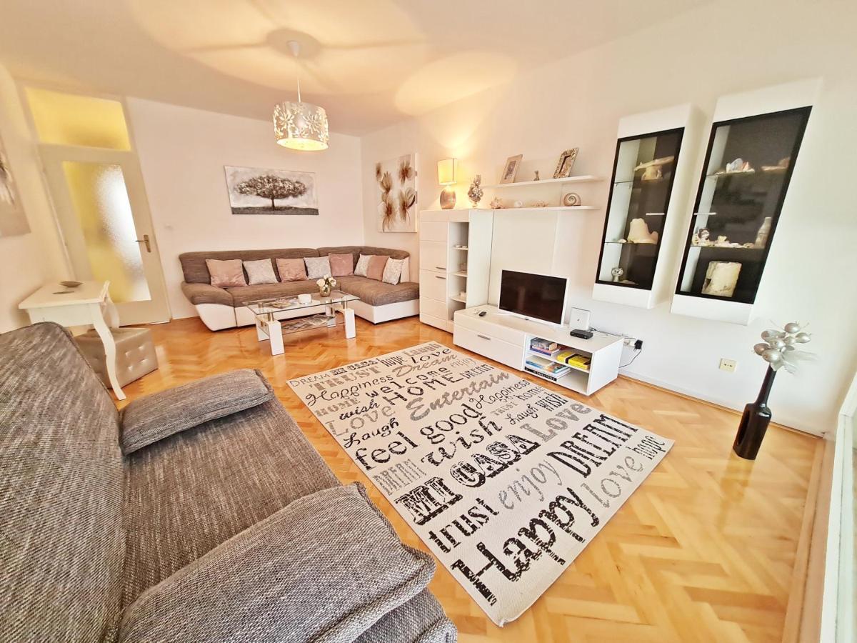 Beach Apartment Ivana Omiš Kültér fotó