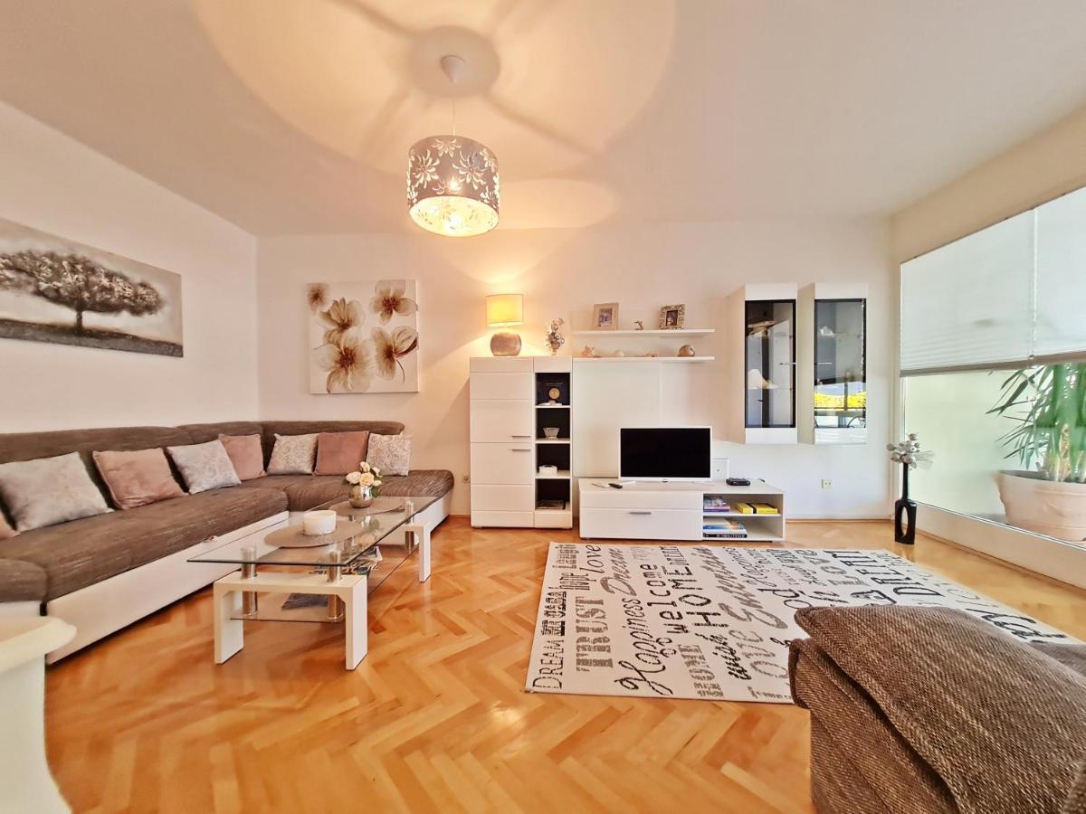 Beach Apartment Ivana Omiš Kültér fotó
