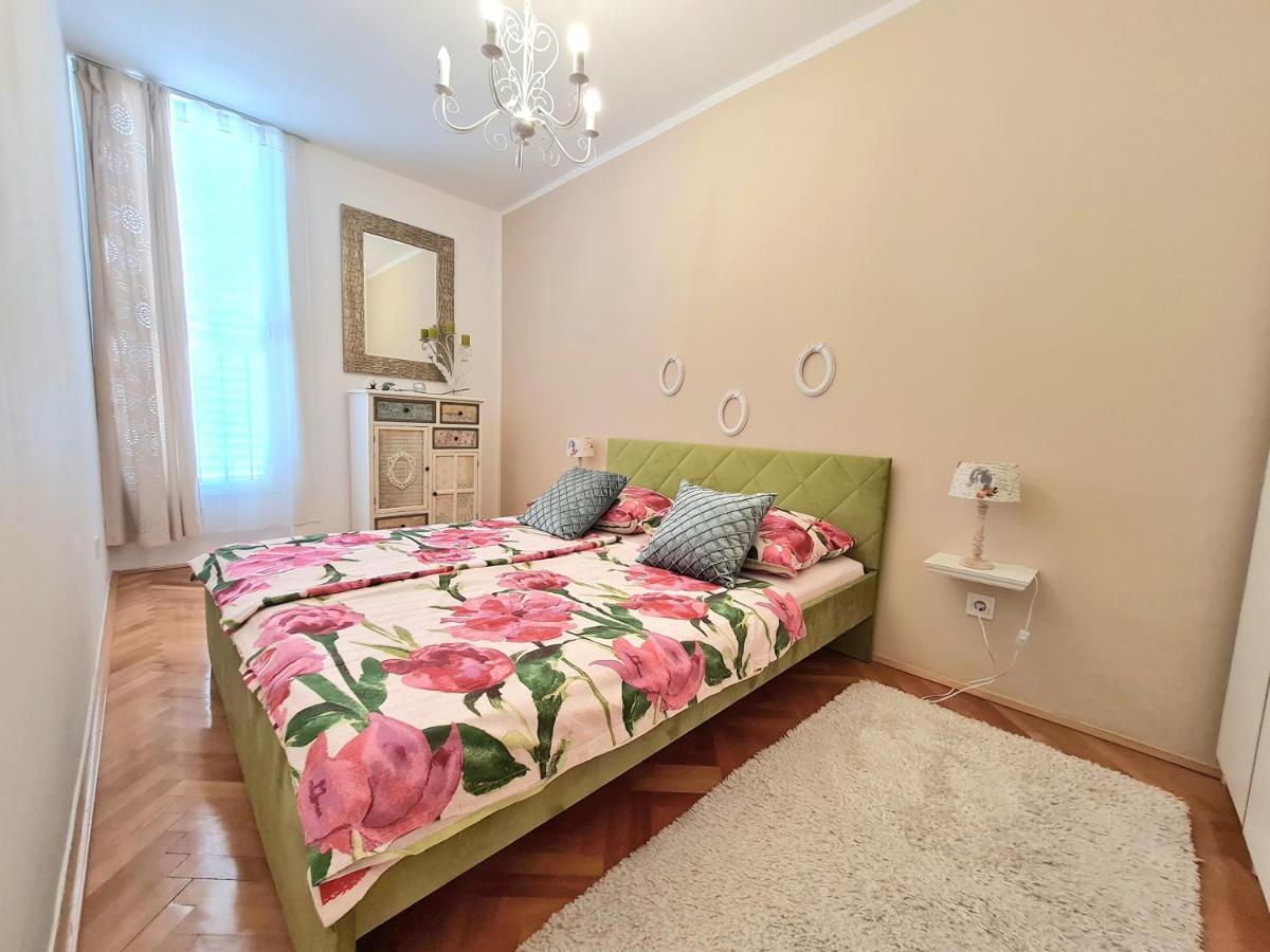 Beach Apartment Ivana Omiš Kültér fotó