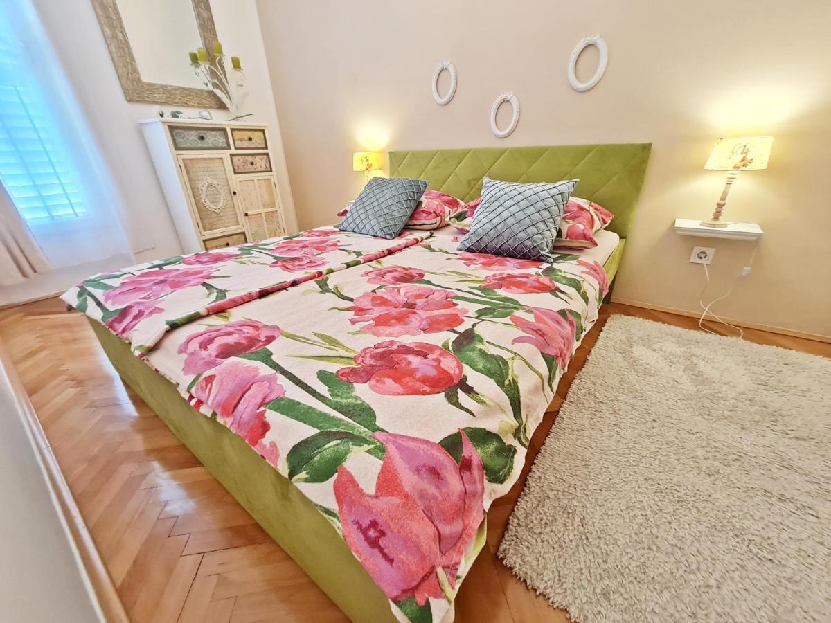 Beach Apartment Ivana Omiš Kültér fotó